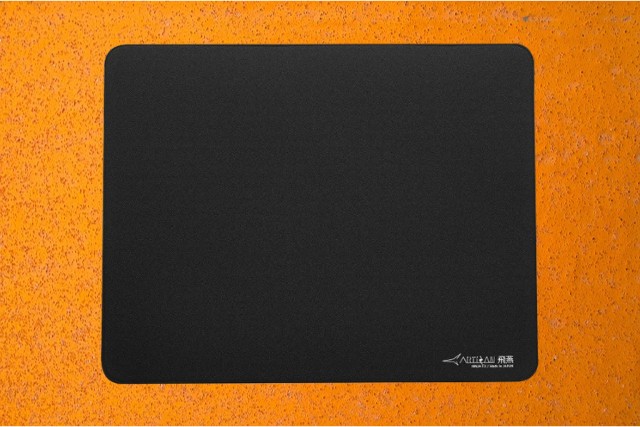 飛燕は初動が軽く高速寄りの滑りが特徴